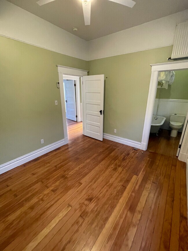 Building Photo - 326 U St