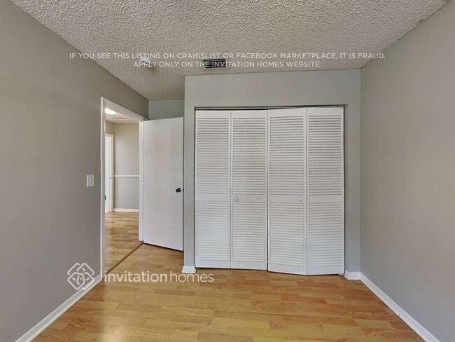 Building Photo - 5112 NW 49th Ave
