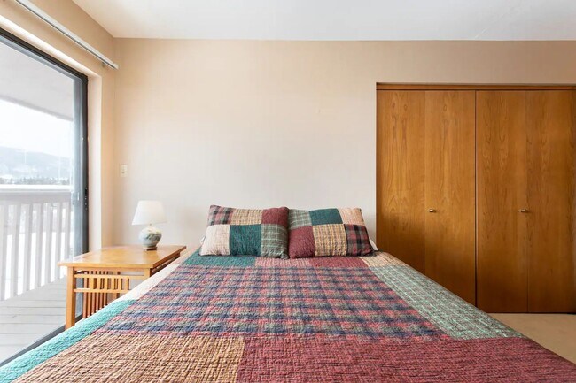 Building Photo - 716 Lagoon Dr