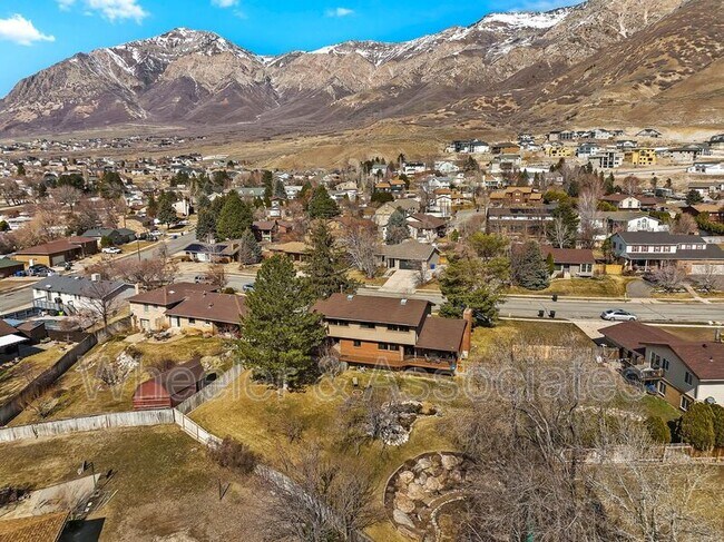 Building Photo - 1269 E 3075 N