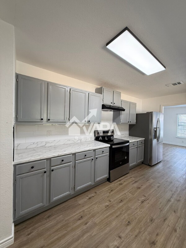 Building Photo - 8259 Sunshine Trail Dr