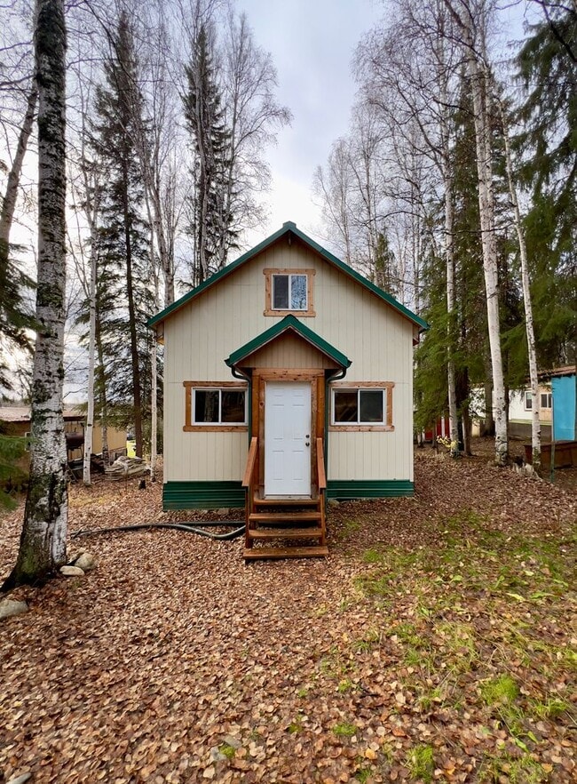 Primary Photo - Cozy 1-Bedroom Loft Home with Office & Cov...
