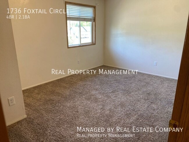 Building Photo - Woodland 4 Bed 2.5 Bath Home with Two Car ...