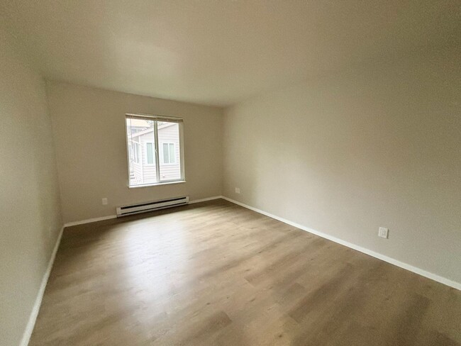 Building Photo - Newly remodeled 1 bed 1 bath at Habitat co...