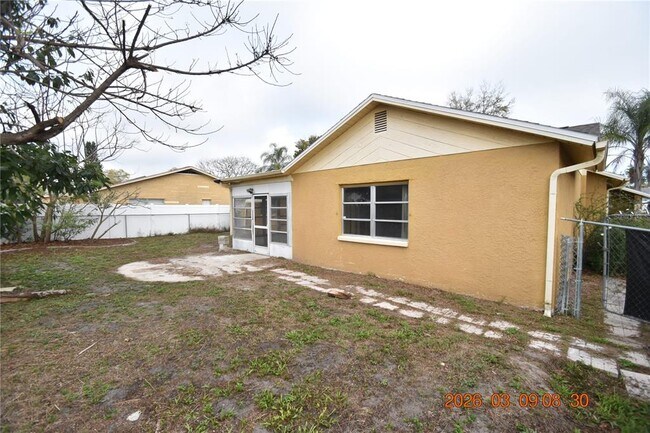 Building Photo - 7338 Foxbloom Dr