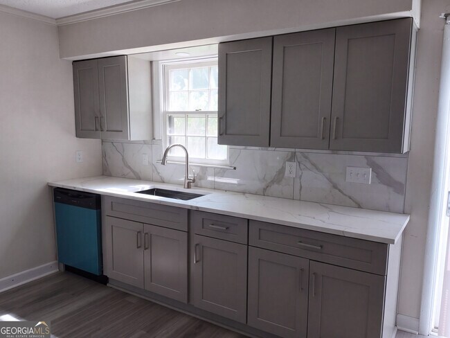 Building Photo - 120 Boley Dr