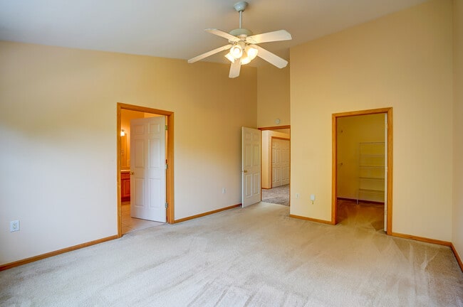 Building Photo - 1813 Carns Dr