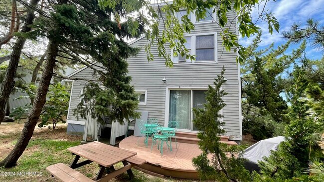 Building Photo - 115 3rd Ave