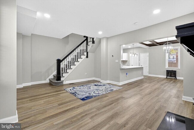 Building Photo - 2417 Washington St