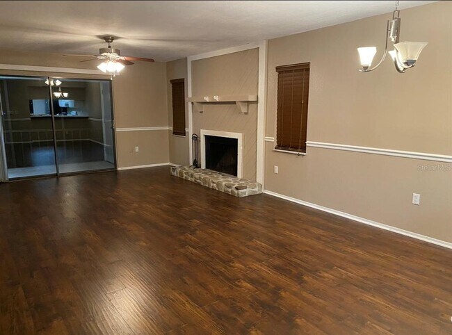 Building Photo - 225 Caryl Way