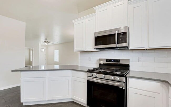 Building Photo - 2911 Aragon Ave