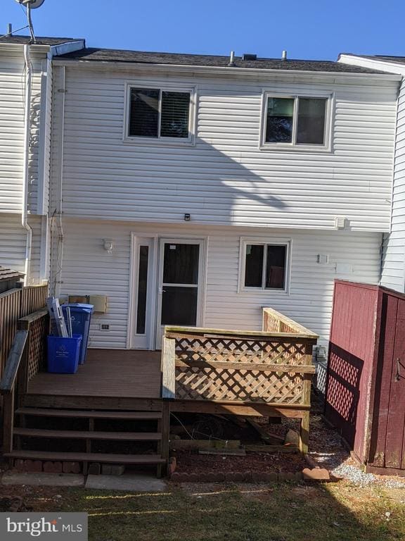 Building Photo - 18005 Queen Elizabeth Dr