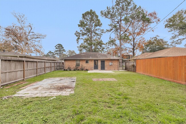 Building Photo - 2316 Poinciana Dr