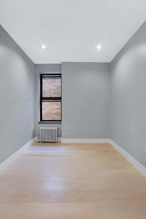 Building Photo - 521 E 5th St