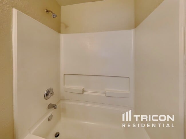 Building Photo - 10039 Amber Breeze