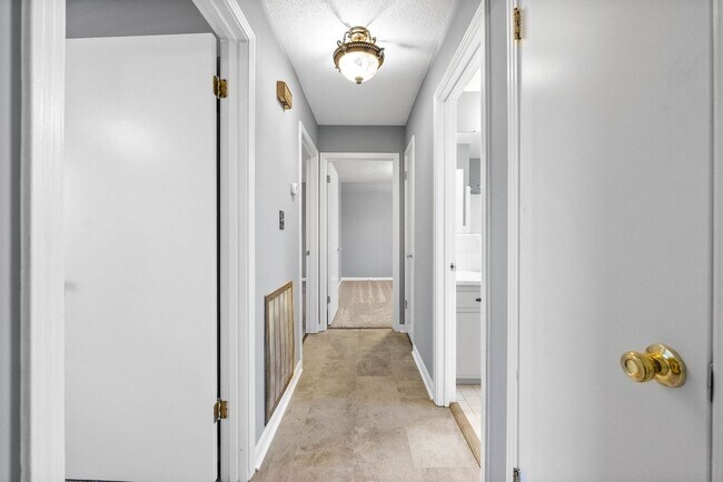 Building Photo - 3 Bedroom Home for Rent in St. B!
