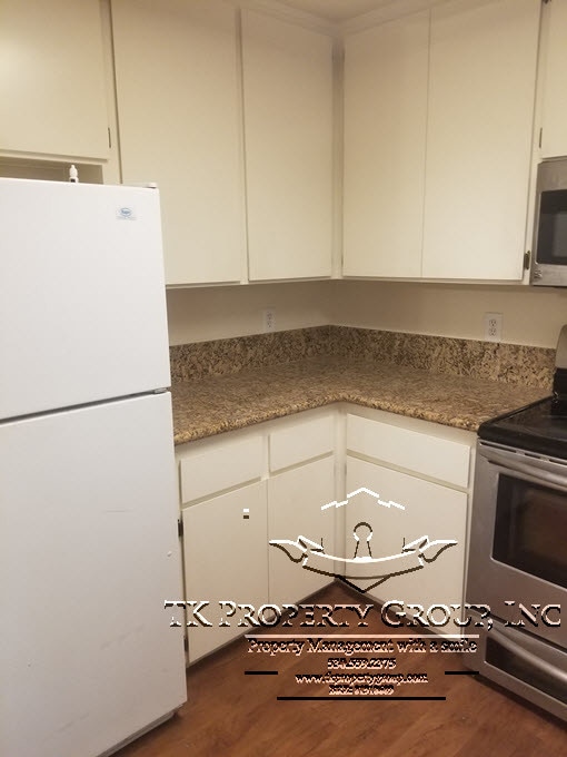 Building Photo - 1335 Oak Ridge Dr