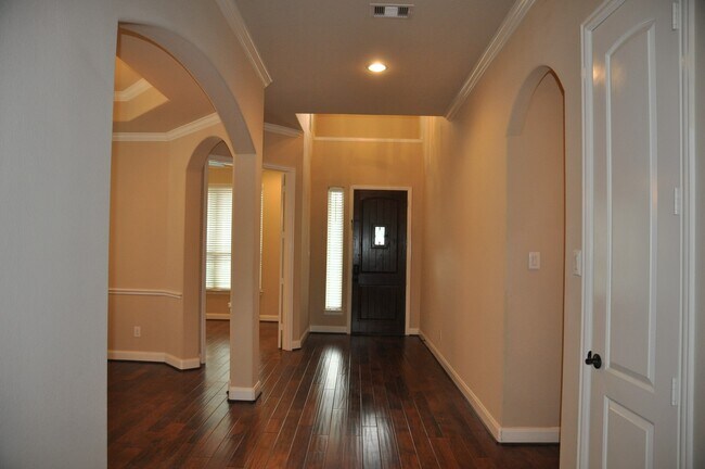 Building Photo - 27619 Lodgemist Ct