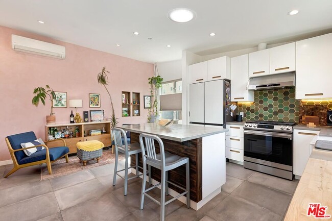 Building Photo - 3121 Verdugo Pl