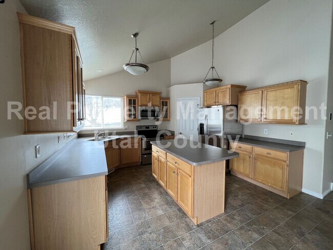 Building Photo - 3621 W Plymouth Rock Cv