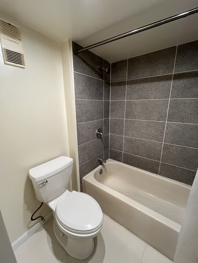 Building Photo - 2705-2715 Cherry Rd