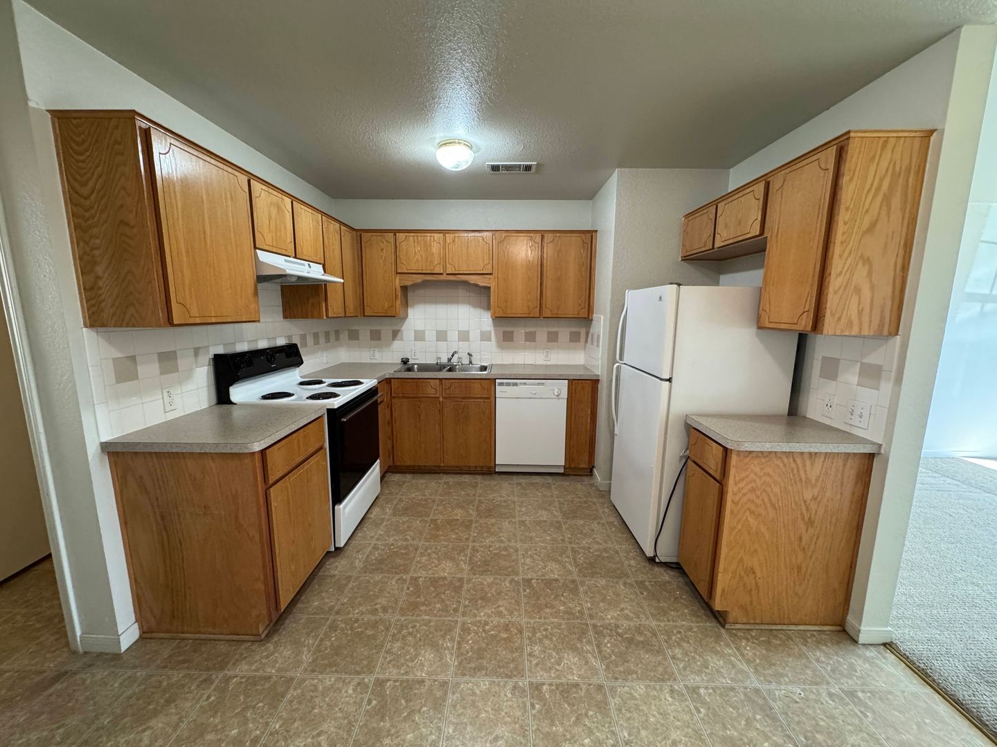 Building Photo - 404 Brittney Way