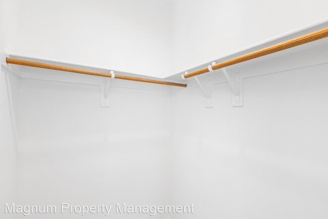 Building Photo - 7 br, 4.5 bath House - 32929 Hutton Way