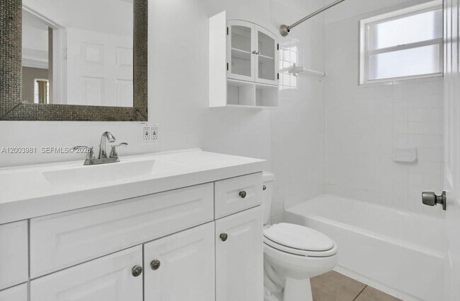 Building Photo - 1630 Van Buren St