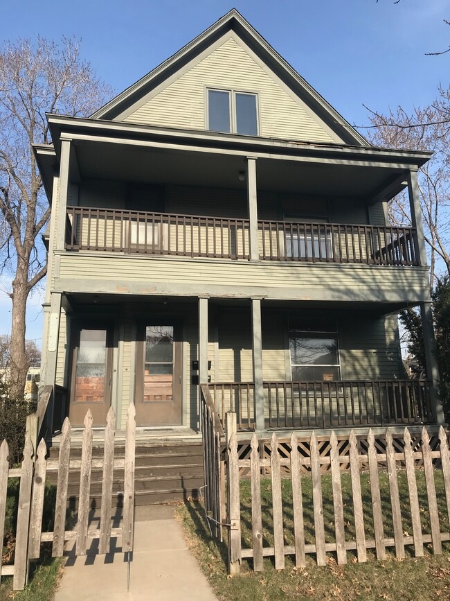 Building Photo - 1829 13th Ave S