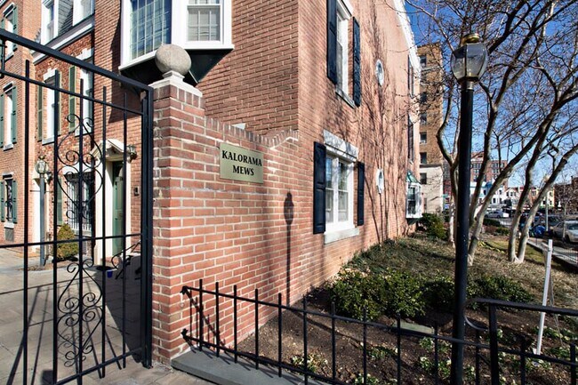 Building Photo - 1821 Biltmore St NW