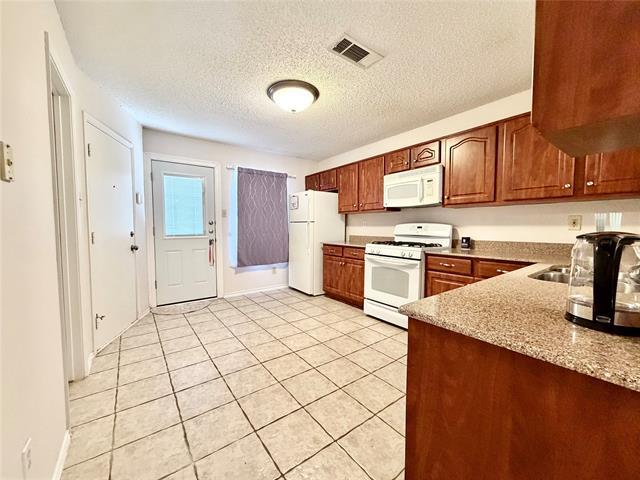 Building Photo - 1720 Circle Creek Dr