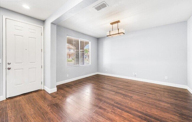 Building Photo - 240 Angora St