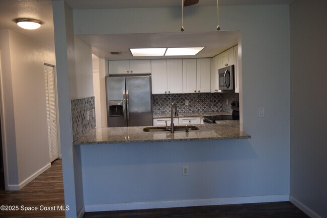Building Photo - 1067 Ellen Ct