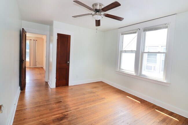 Building Photo - 253 Willow St