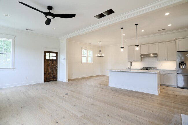 Building Photo - 406 Shakespeare Ln