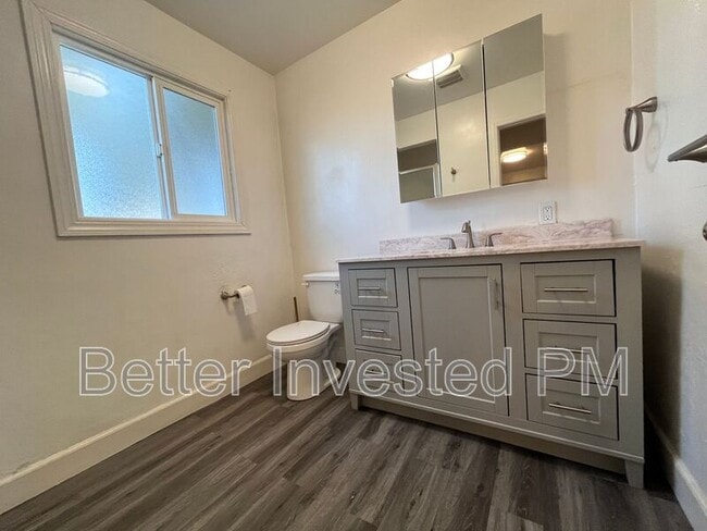 Building Photo - 530 Talmage Rd