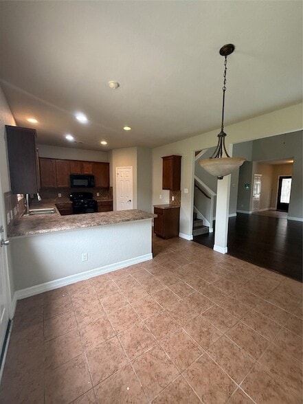 Building Photo - 9011 Plume Tree Dr