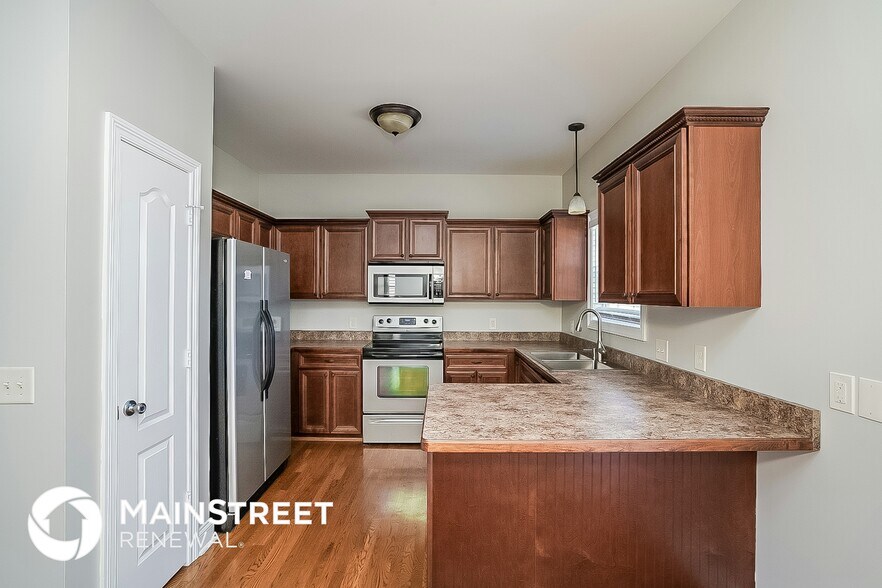 Building Photo - 320 Sea Biscuit Dr