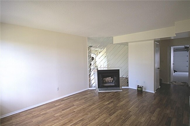 Building Photo - 2507 Whispering Hills Dr