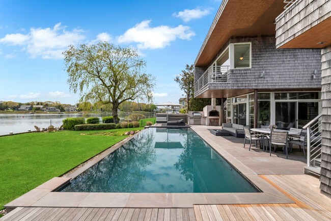 Building Photo - 54 Bay View Dr E