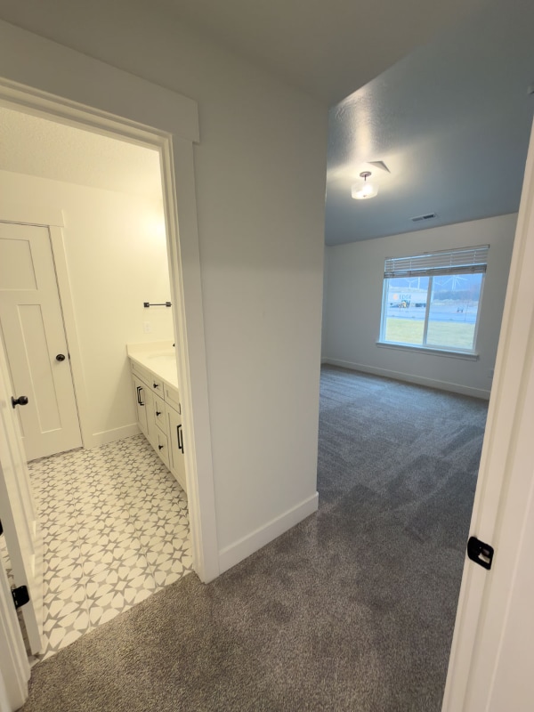 Building Photo - 723 Desert Willow Dr