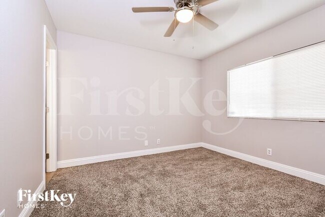 Building Photo - 1217 Bluff Ave