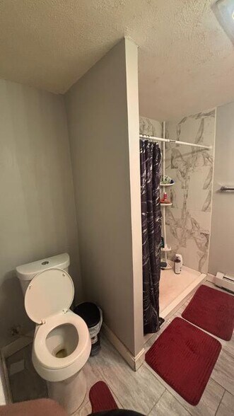 Building Photo - 39 Aldine St