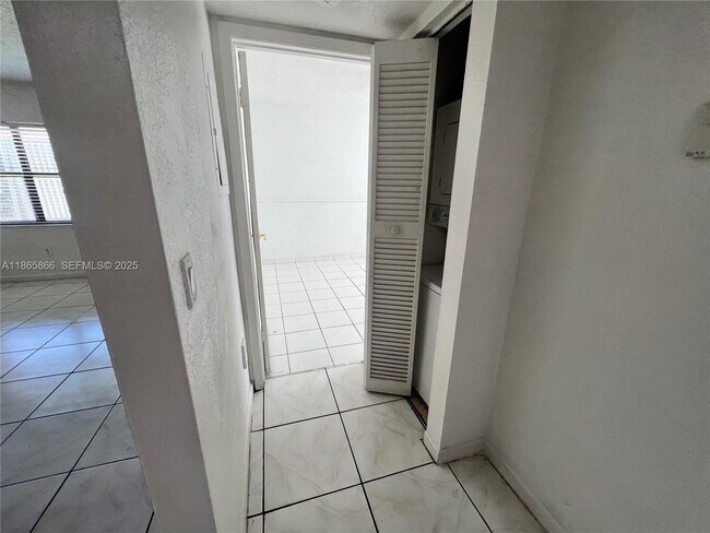 Building Photo - 6515 W 27th Ct