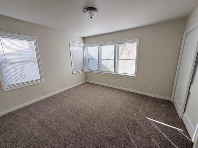 Building Photo - 1003 Linden