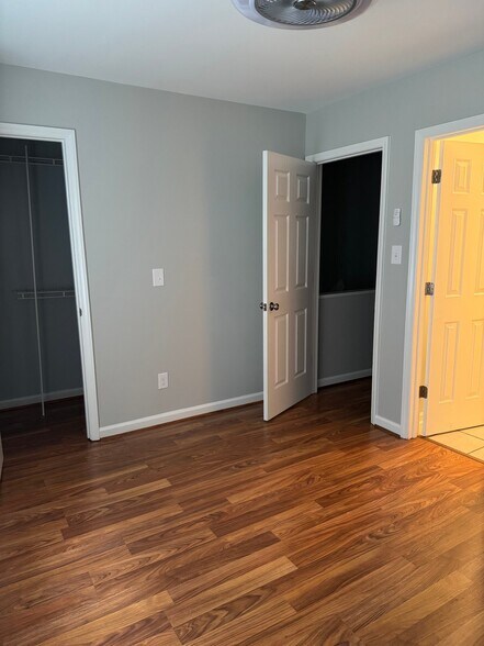 Building Photo - 300 NC-54