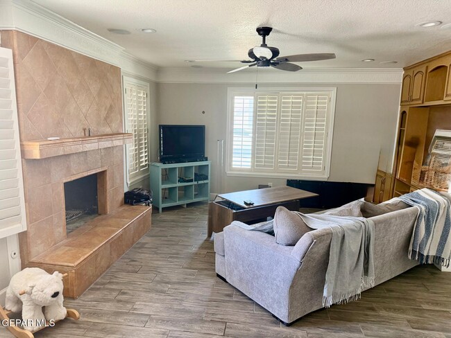Building Photo - 4921 Vista Grande Cir