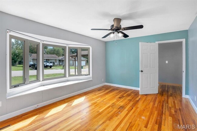 Building Photo - 305 E 3rd St