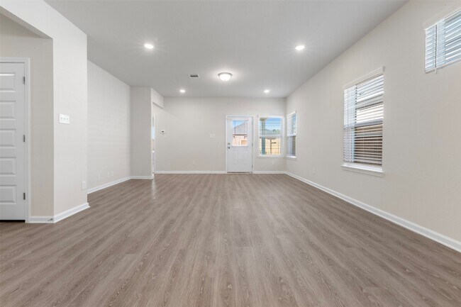 Building Photo - 27219 Mockingbird Ter Ln