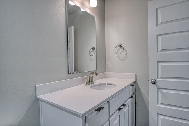 Building Photo - Brand New Construction in Varenna Landing! Storm shelter and lawn care included!